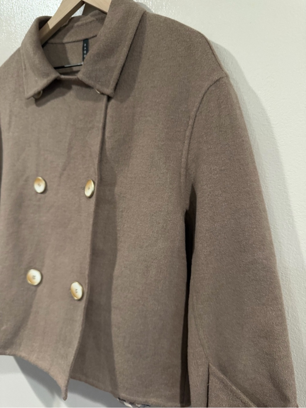 New with Tags Women’s Double-Breasted Wool Cropped Coat in Taupe - Medium/Large - Picture 4 of 12